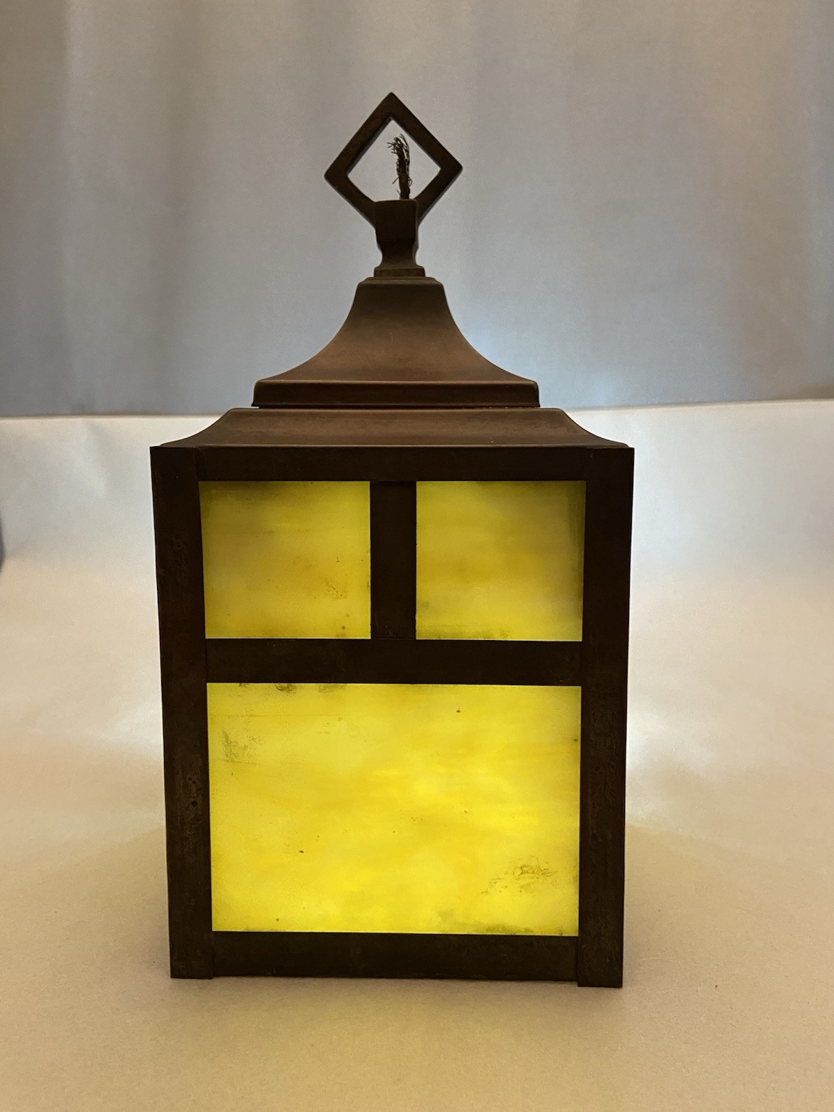 Mission Arts & Crafts Caramel Slag Glass 9.5”T Outdoor Light Fixture