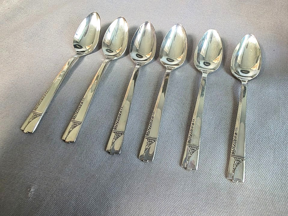 Oneida Nobility Plate CAPRICE 6 Demitasse Spoons Silverplate Flatware Excellent