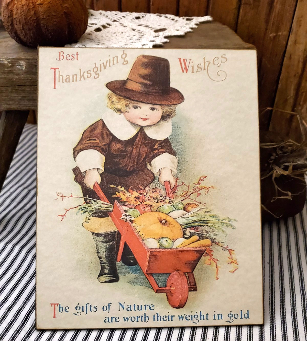 RETRO OLD PRIMITIVE VINTAGE POSTCARD STYLE THANKSGIVING WISHES PILGRIM BOY SIGN