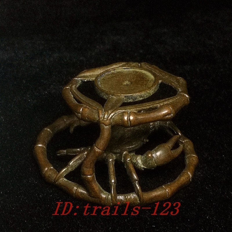 2 Inch Old Chinese Bronze Carving Crab Bamboo Statue Decoration stand Collection