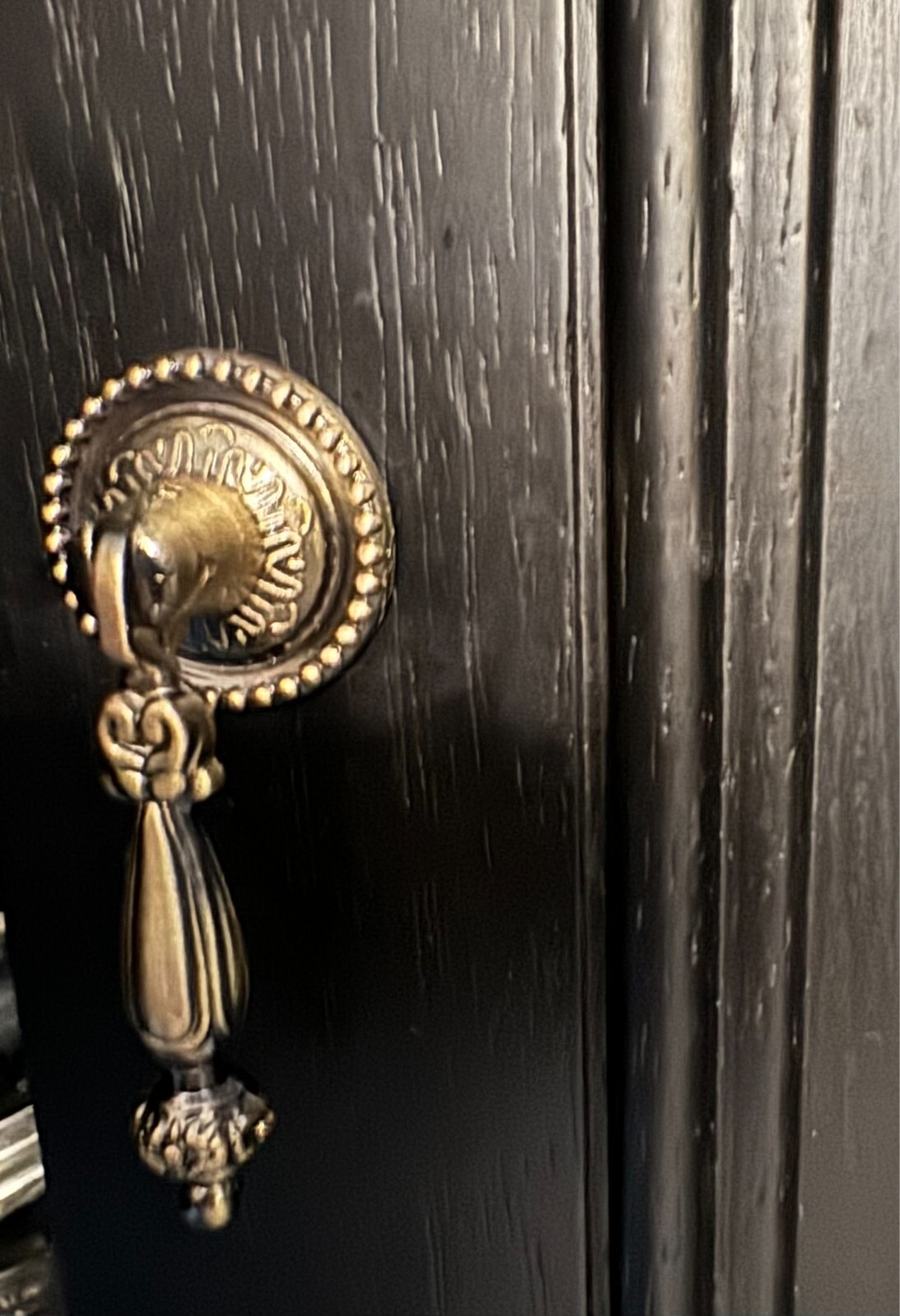2 Antique-Brass Knobs in brushed-Gold Tear Drop Hinged Furniture Hardware Pulls