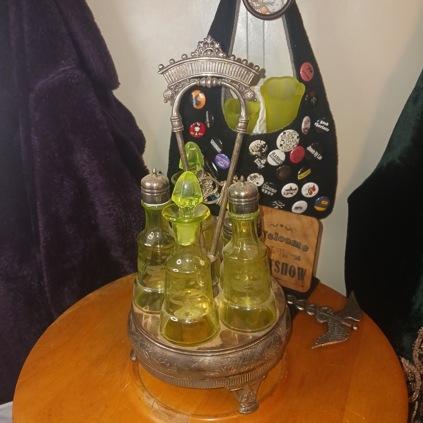 188. Vaseline Victorian Condiment Caddy – 5 pc silver plated Cruet Set