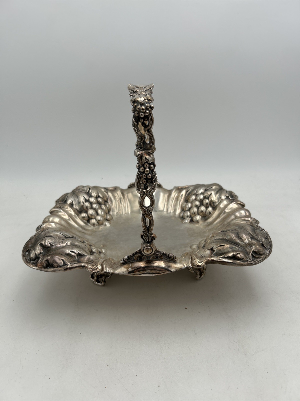VAN BERGH SP Co Rochester NY Antique QUADRUPLE SILVERPLATE Fruit Bowl #1153