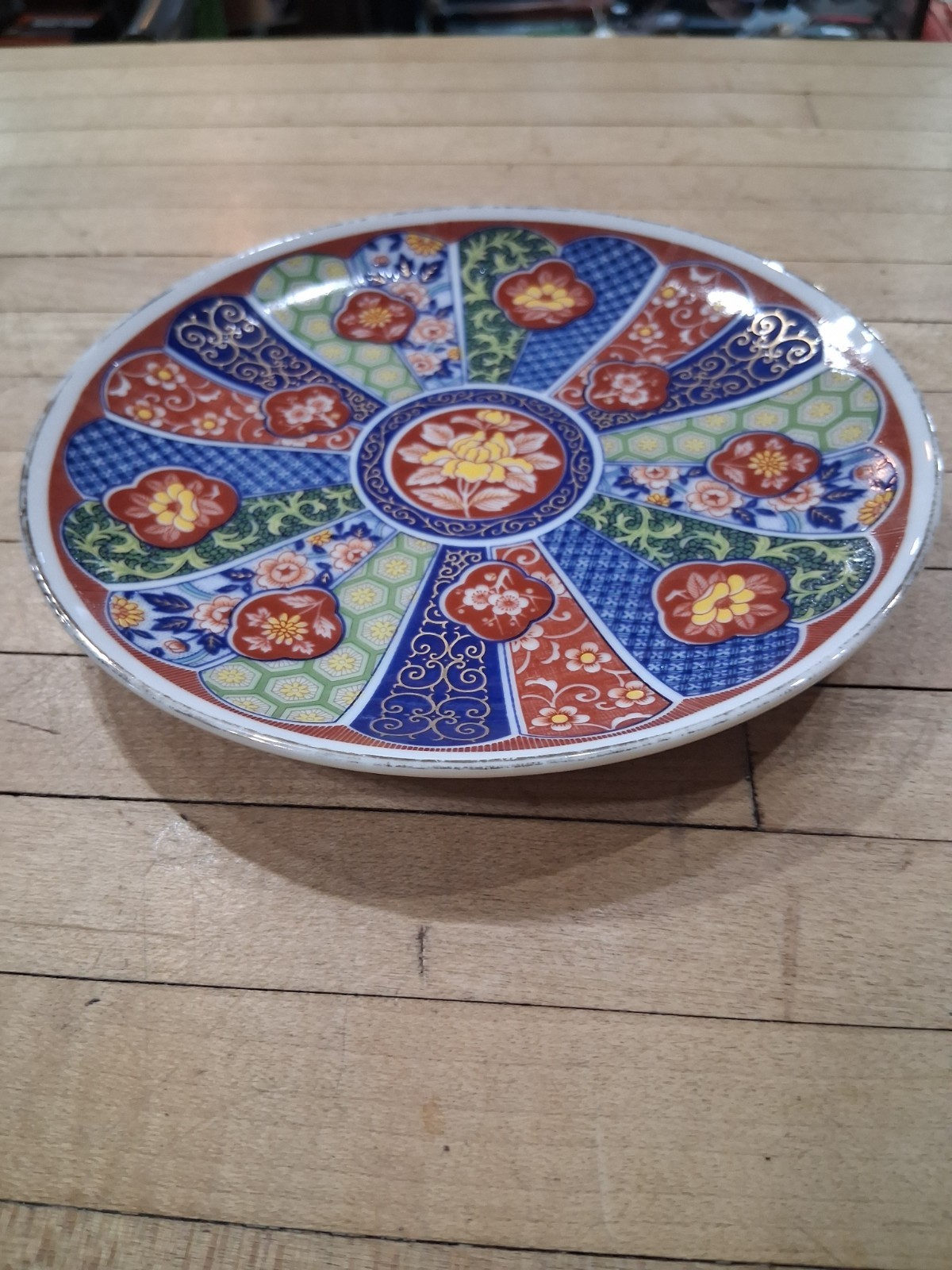 Japanese Imari Ware Floral Pattern Decorative Plate