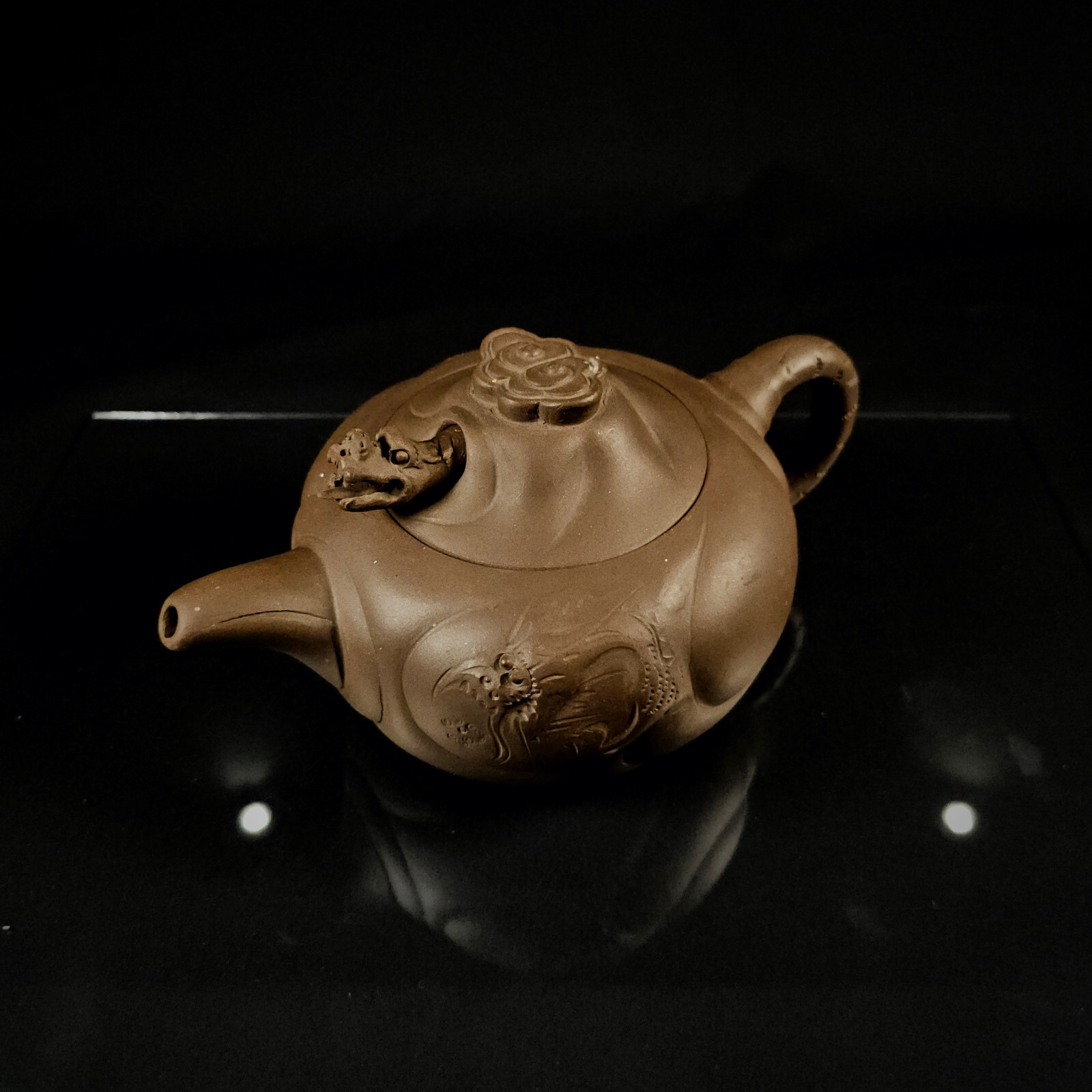 YIXING STONEWARE ‘DRAGON AND CARP’ TEAPOT, BY WANG YUYING, REPUBLIC PERIOD