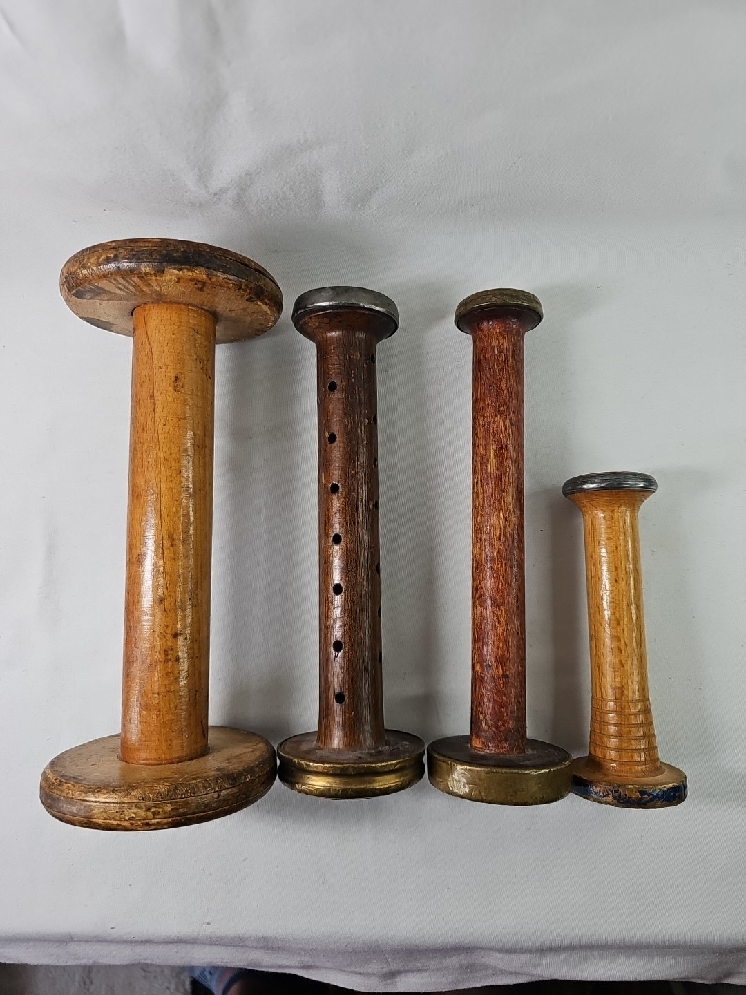 LOT o 4 Antique Vintage Wooden Spool Textile Sewing Spindles 9″ & 6″L Home Decor