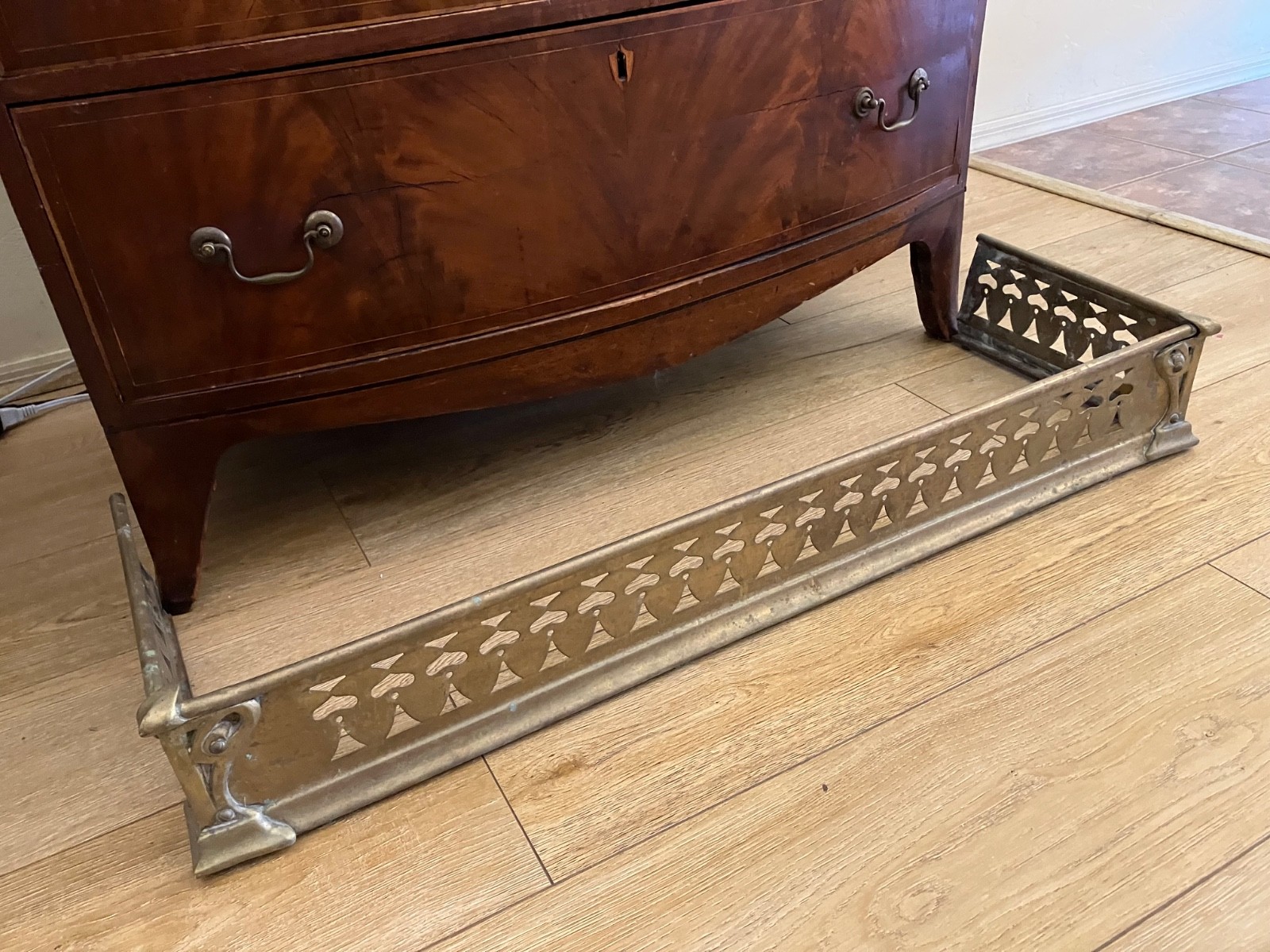 VICTORIAN PIERCED BRASS FIREPLACE FENDER 36 in.