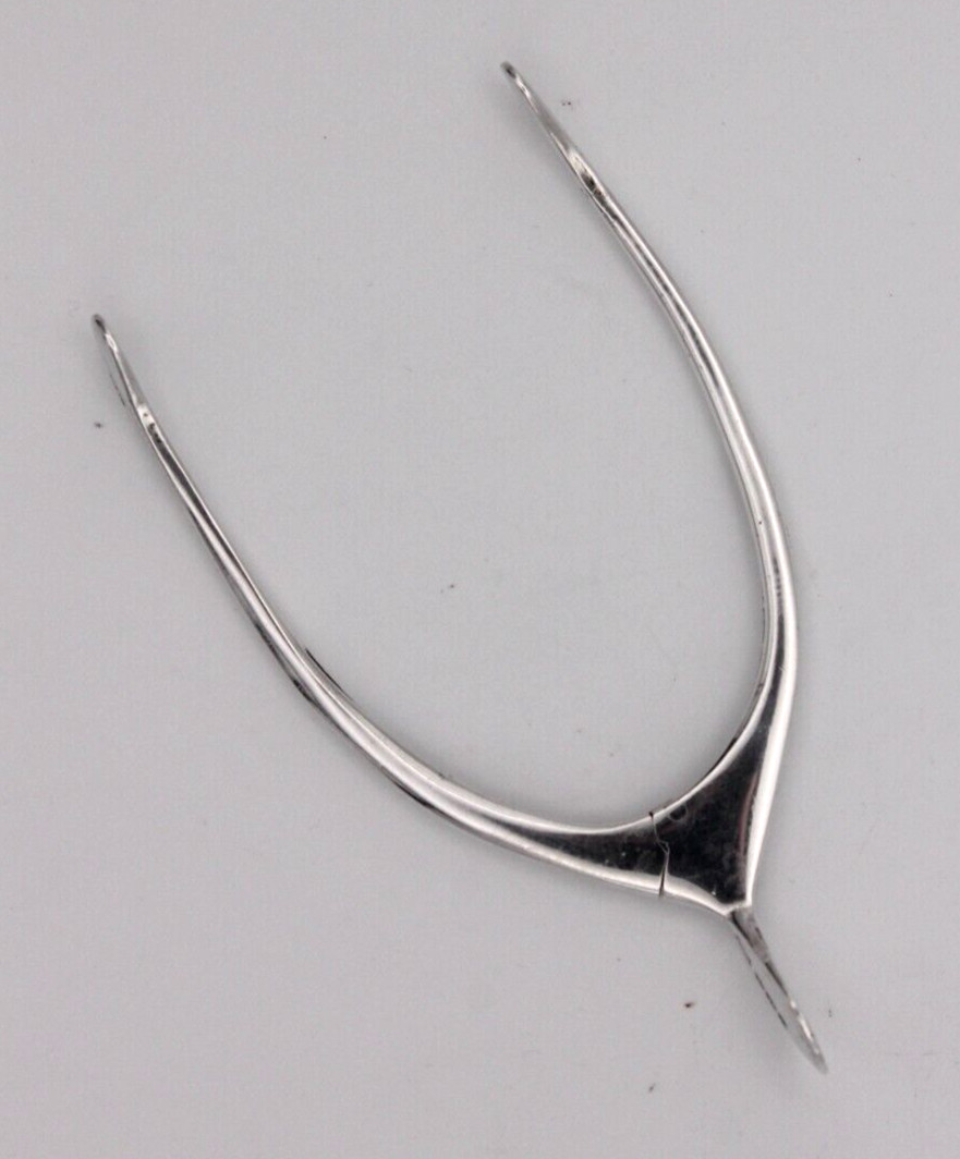 Sterling Silver ‘Lucky Wishbone’ Spring Action Tongs Birmingham 1929, 8.5cm long