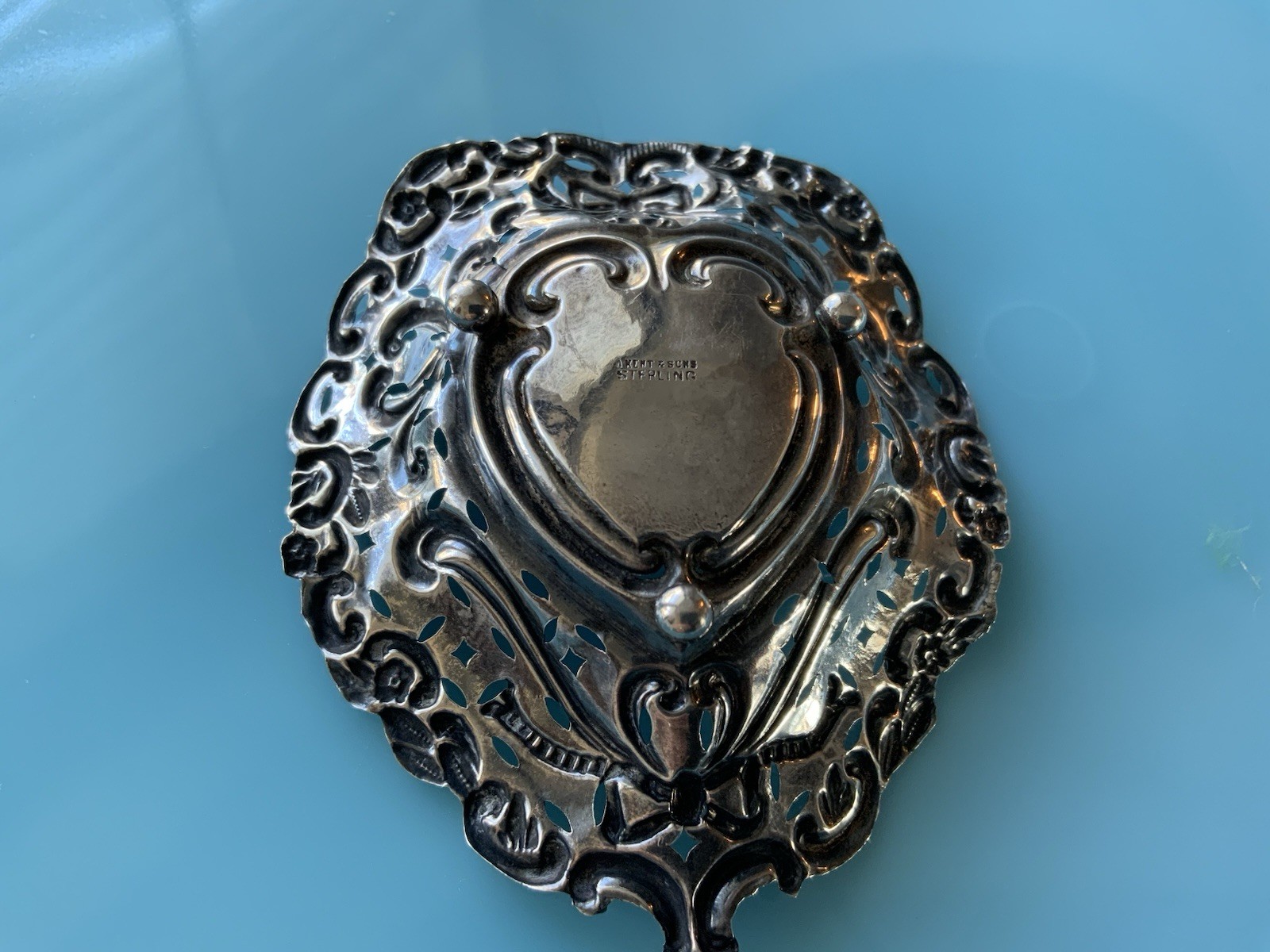 Antique Vintage Solid Sterling Silver Heart Shaped Embossed Bon Bon Dish 9g