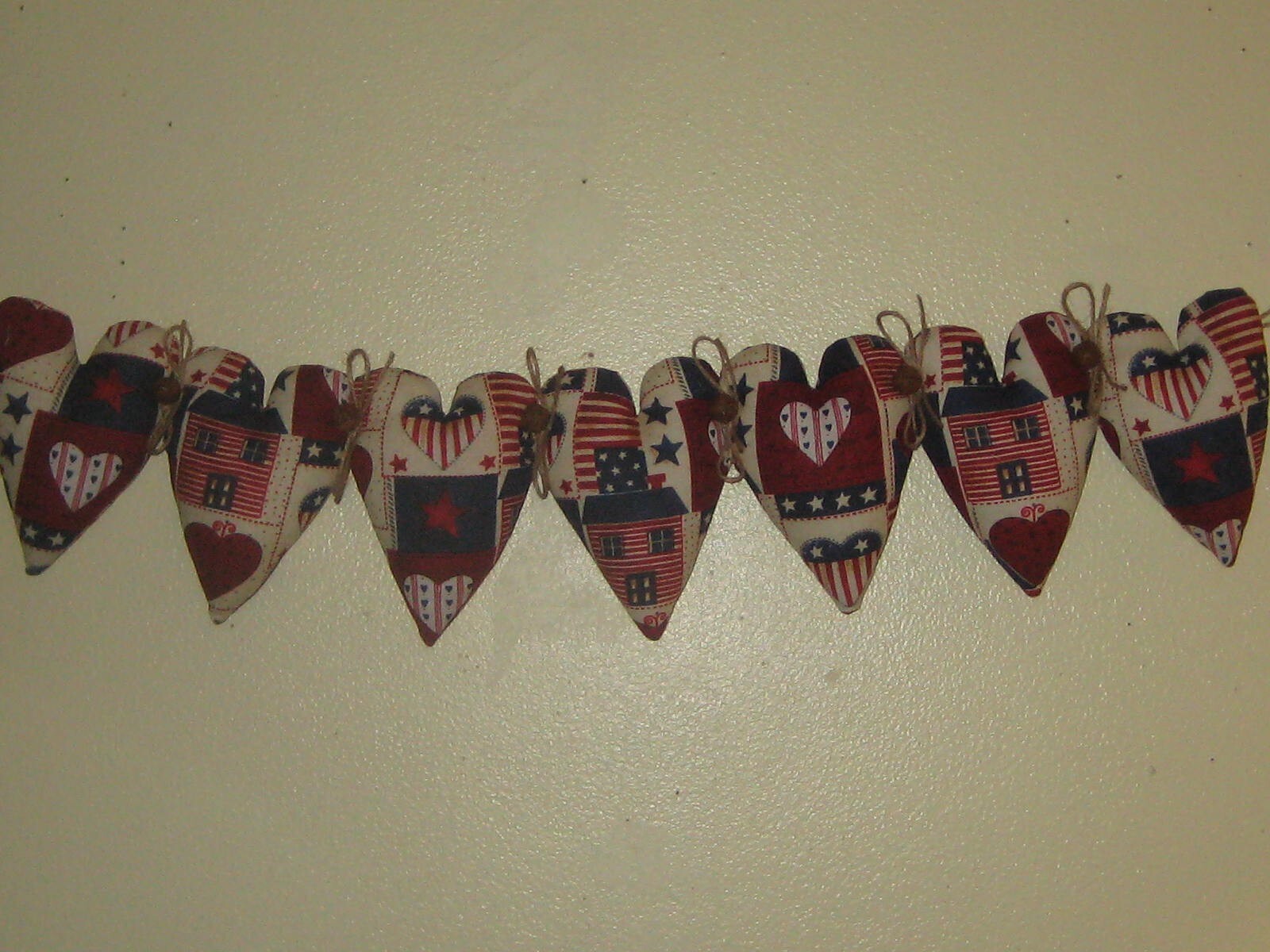 Patriotic Decor 7 Hearts Handsewn Together 24 in. Garland Americana 4th of July