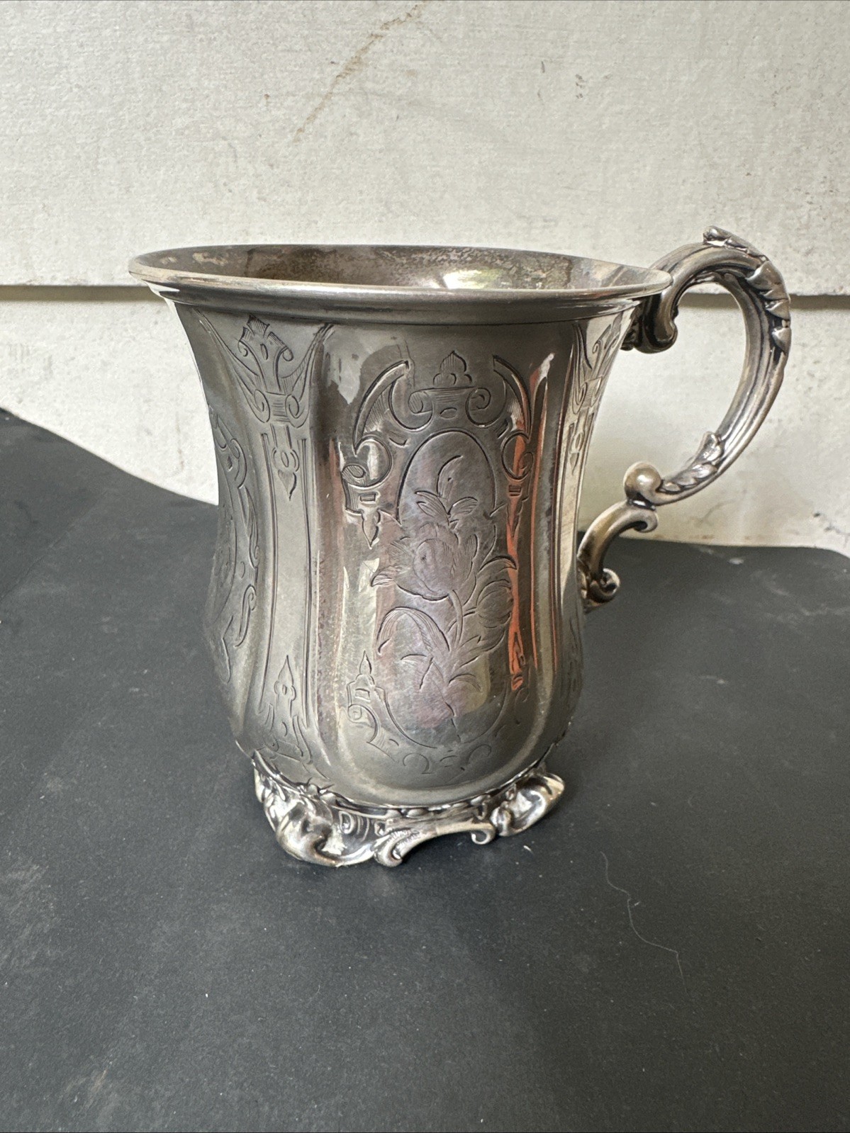 A Fine Edward & John Barnard ANTIQUE STERLING SILVER CHRISTENING MUG London 1854