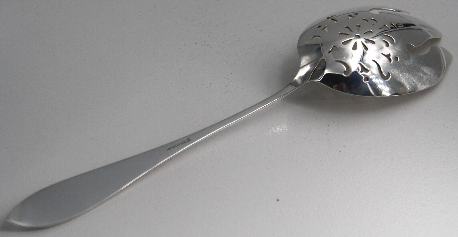 Gorham Sterling Silver Pierced Serving Fork Monogrammed “P” 9-3/8″ X 2-5/8″
