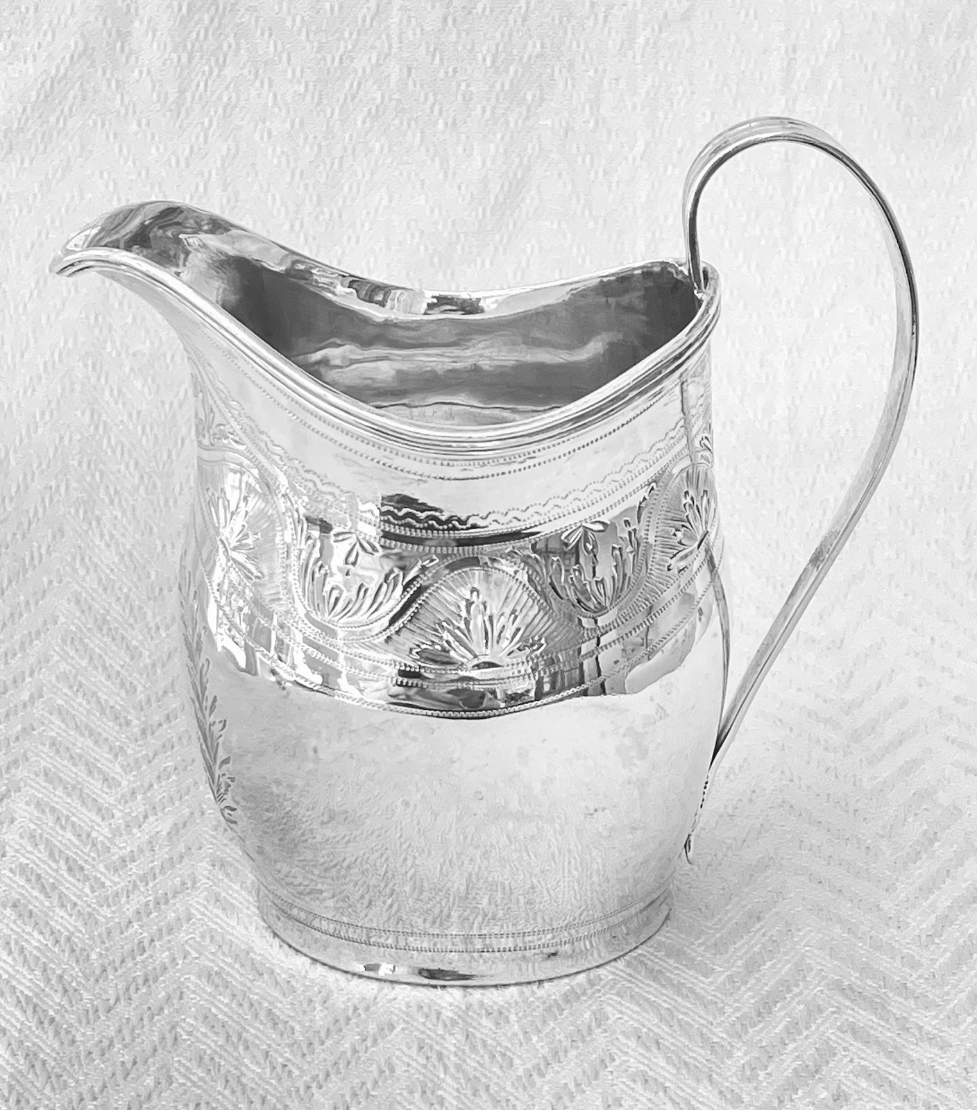 GEORGE III HELMET STERLING SILVER CREAM JUG – London, 1800.
