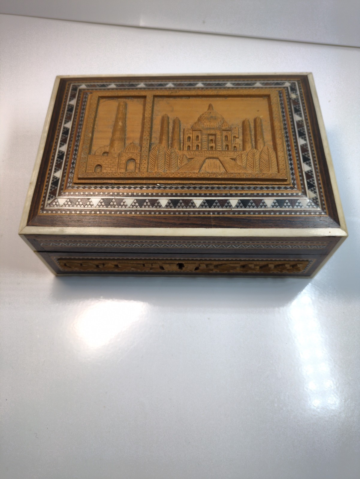 VINTAGE TAJ MAHAL WOODEN BOX, JEWELLERY TRINKET WOOD Hand carved box, VGC