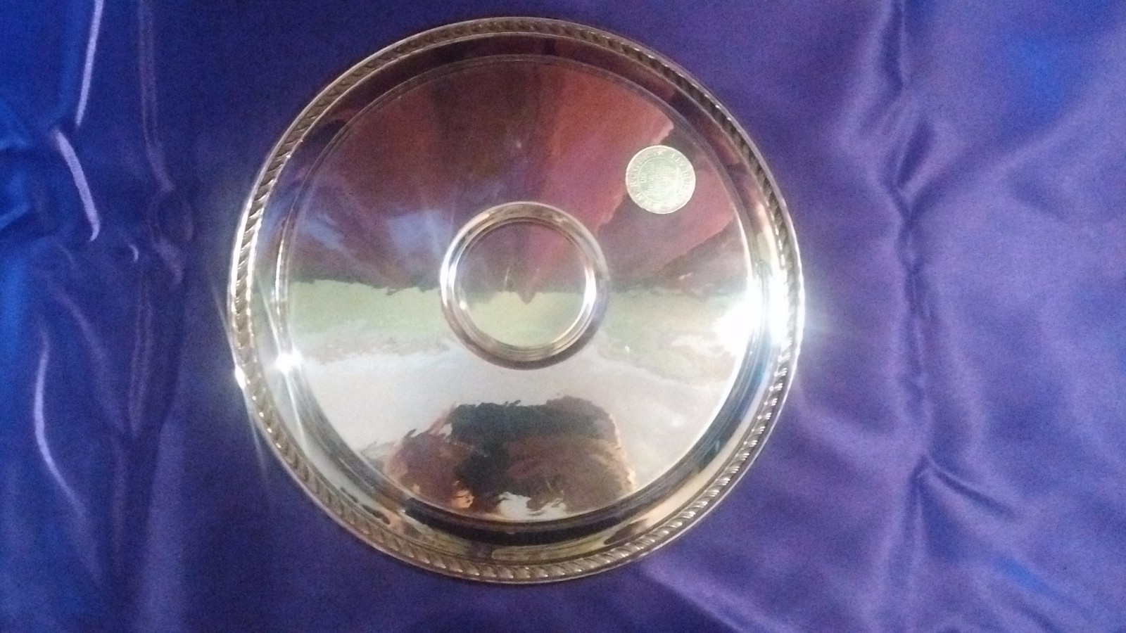 VINTAGE 10 INCH SILVER PLATED SERVING TRAY WM. ROGERS With Eagle and Star