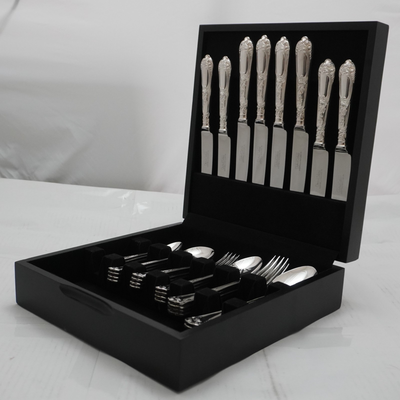 LA REGENCE Pattern United Cutlers Silver Service 30 Piece Canteen of Cutlery Set