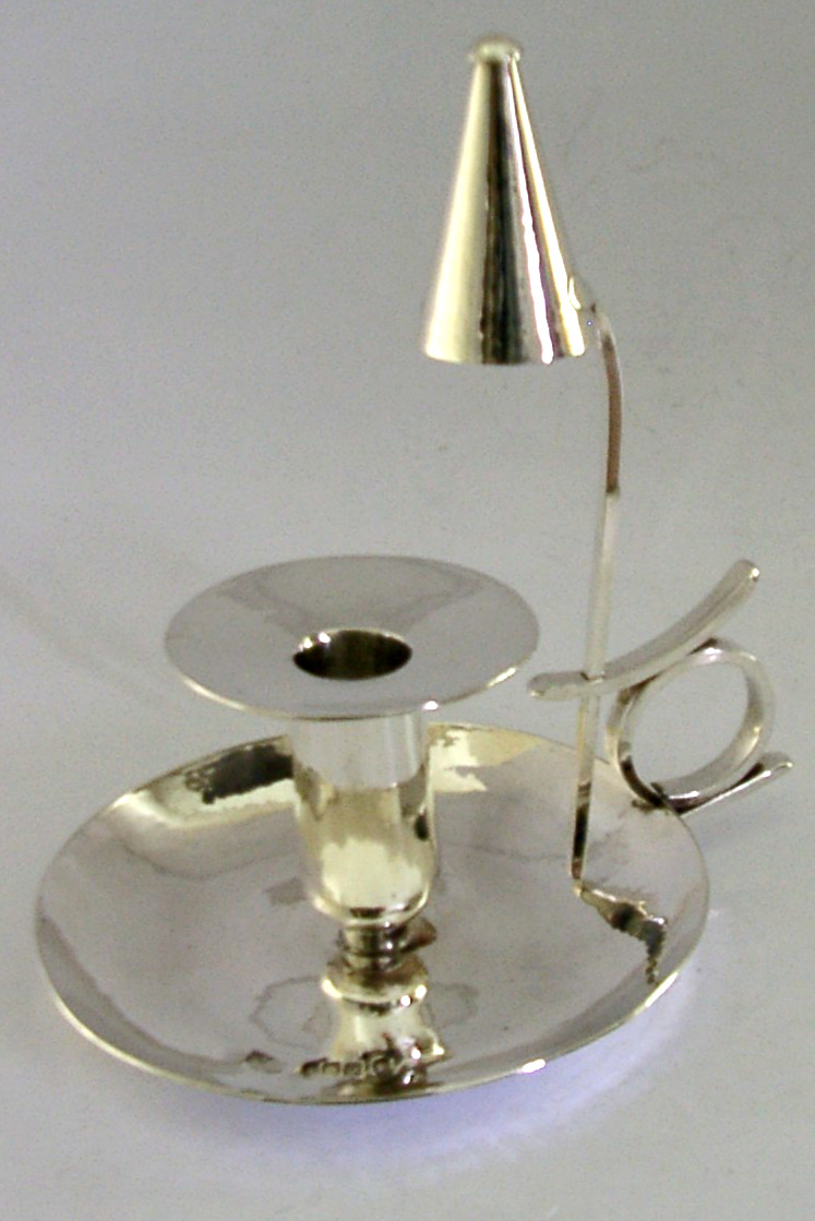 256g SCOTTISH STERLING SILVER CHAMBERSTICK CANDLE HOLDER & SNUFFER 1977