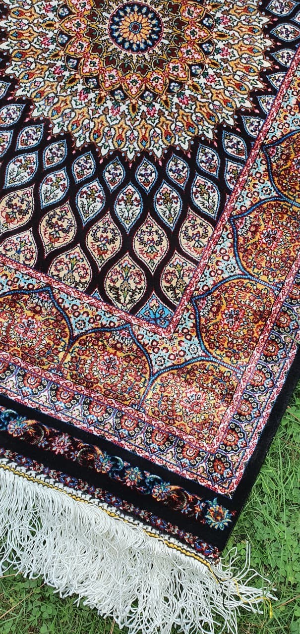 Authentic 2×3 ft Artistic Rug – Abstract Design, Timeless Craftsmanship
