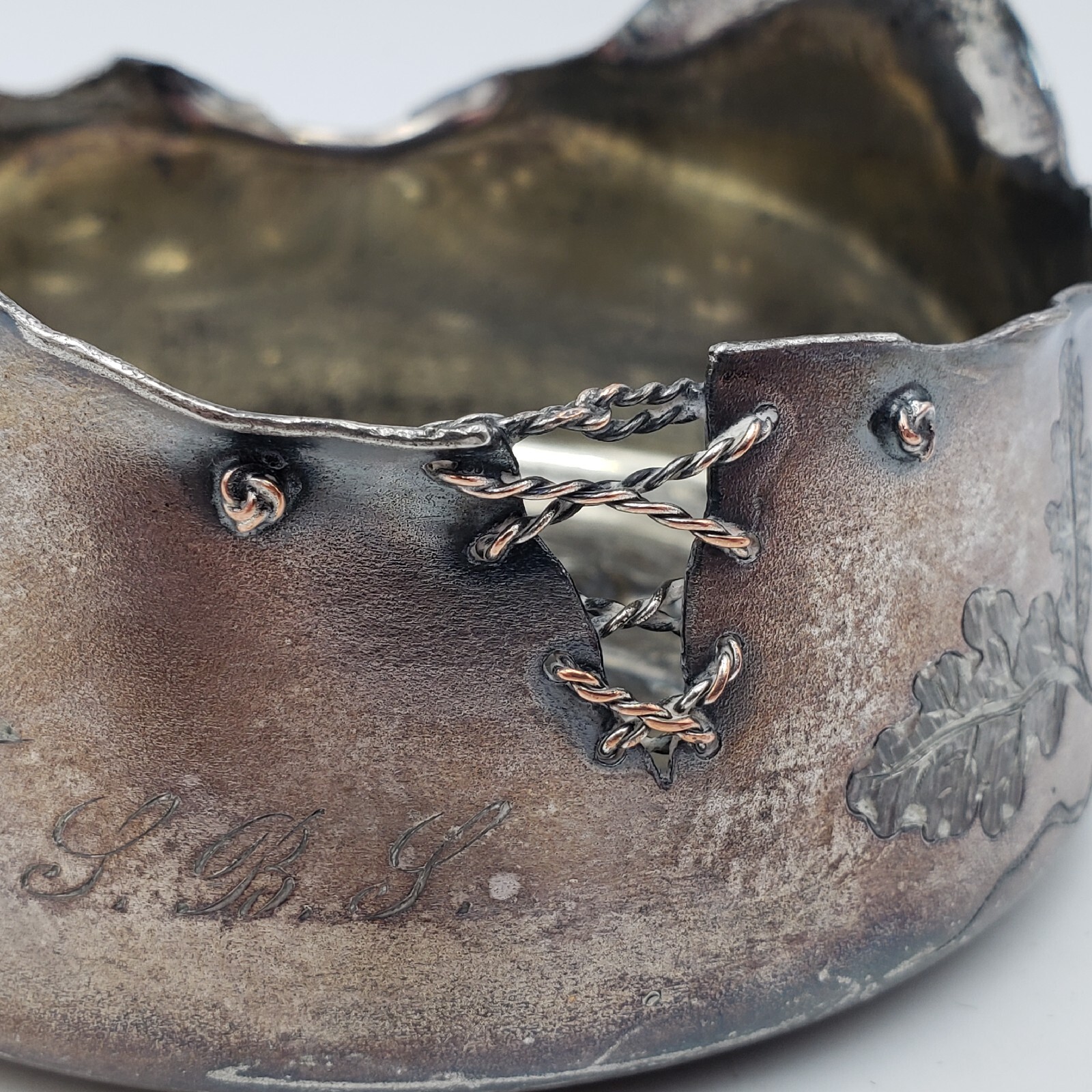 Pairpoint Mfg & Co. Quadruple Silverplate 2914 Basket – Unique Design (!)