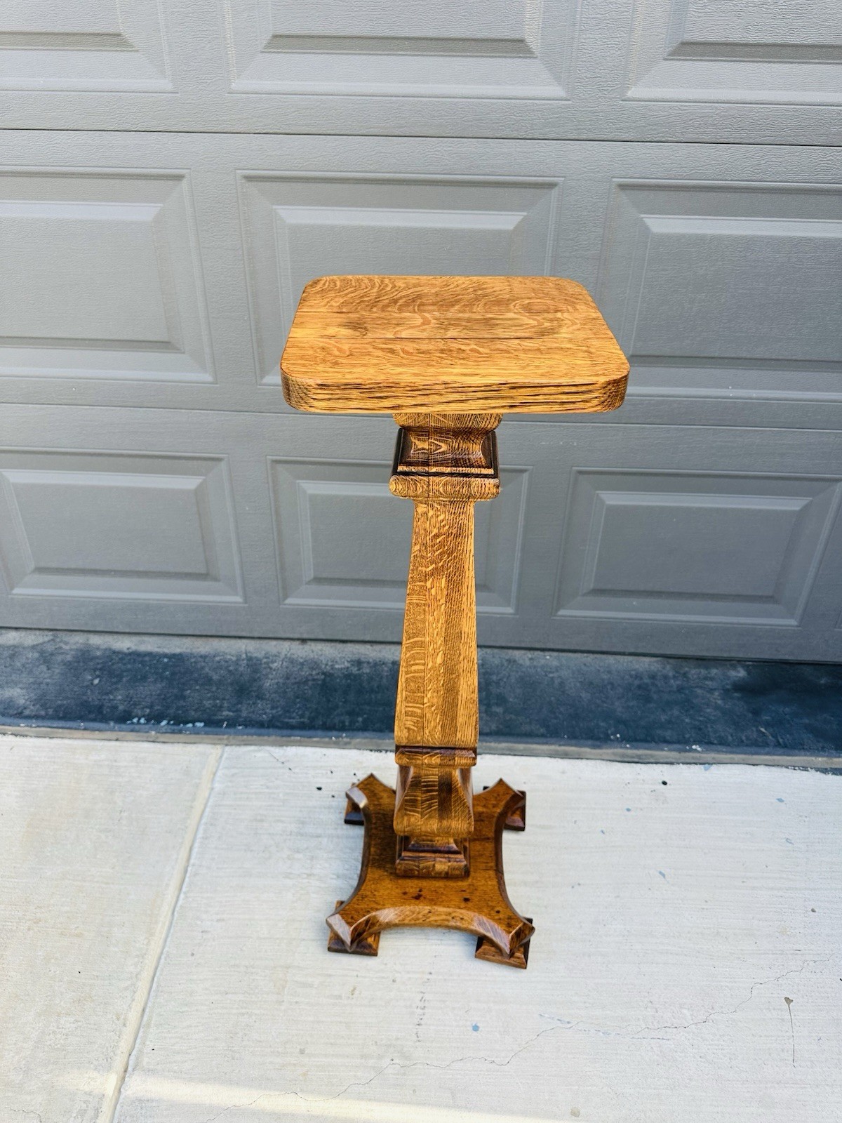 Beautiful Antique Arts Crafts Mission Tiger Oak Pedestal Plant Stand 36.5″ Tall