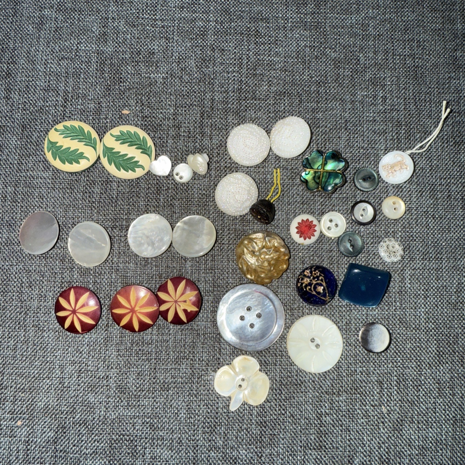 Beautiful Lot Of Antique Buttons M