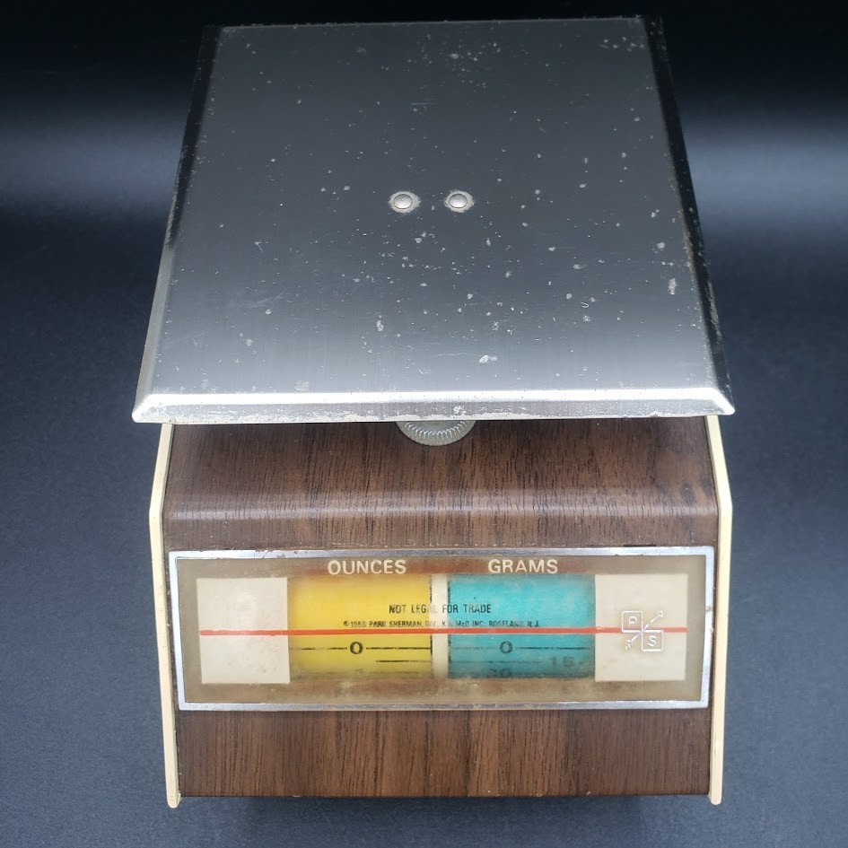 Vintage 1968 Park Sherman Scale Measures Ounces & Grams 7″L x 4.5W x 3.5″H