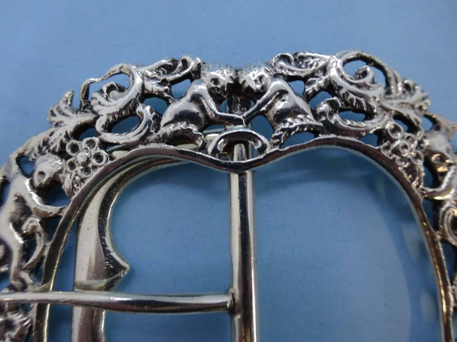 Victorian Pierced Solid Silver NURSE’S BUCKLE. Grey & Co Birm 1893 HEART Cherubs