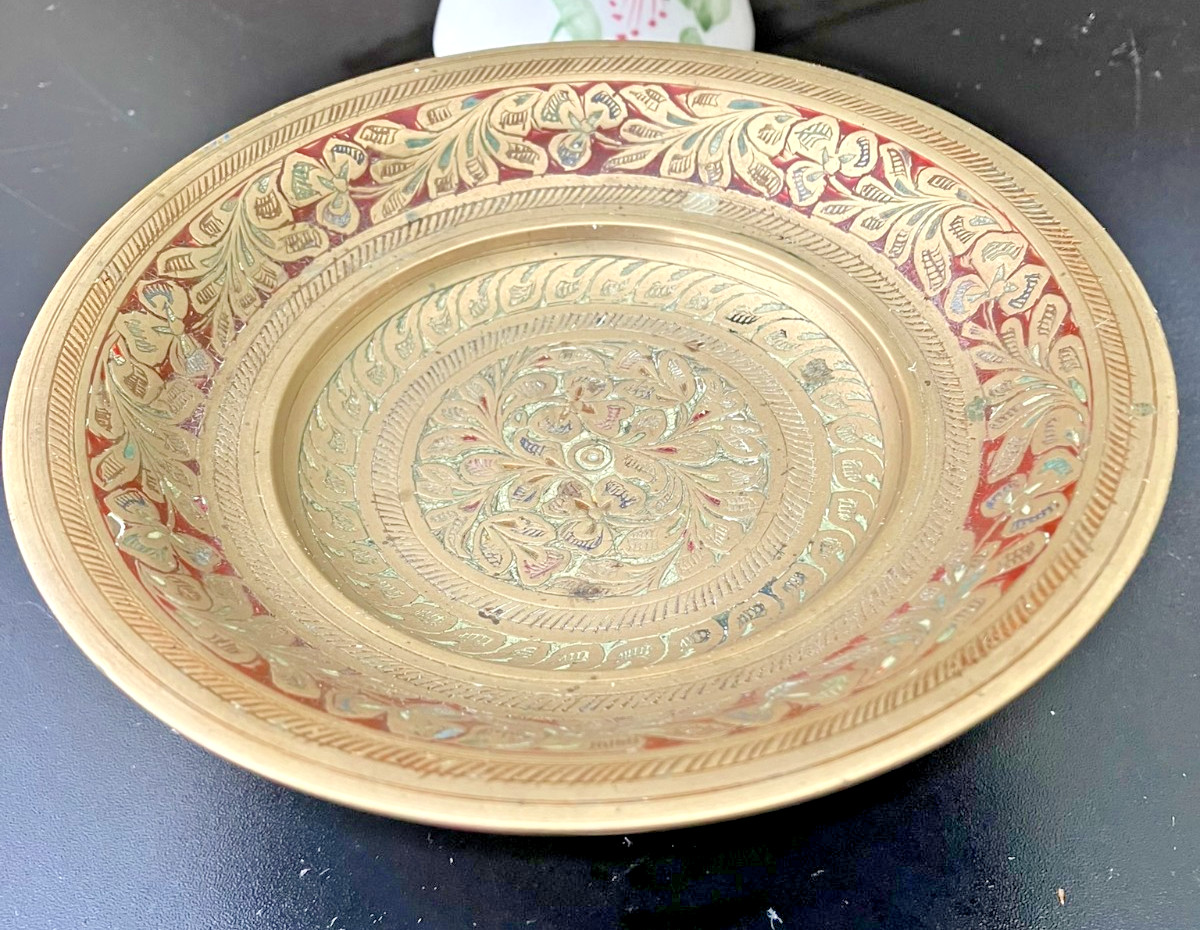Antique brass Shamrock pattern bowl dish on stand India red gold