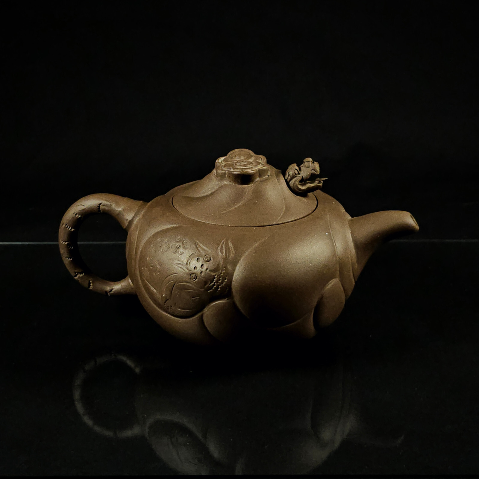 YIXING STONEWARE ‘DRAGON AND CARP’ TEAPOT, BY WANG YUYING, REPUBLIC PERIOD