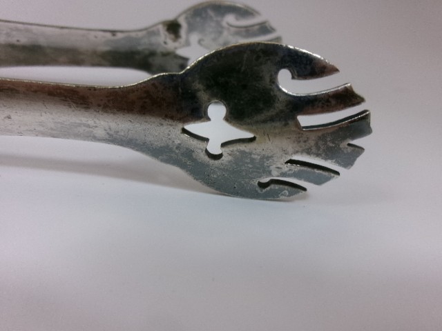 Vintage NORGE silver plate sugar/ice tongs 5 3/4″
