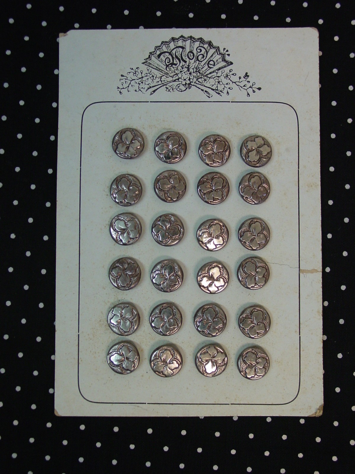 24 Antique Silver Metal Buttons on Original Mode Card 1/2″ Flower