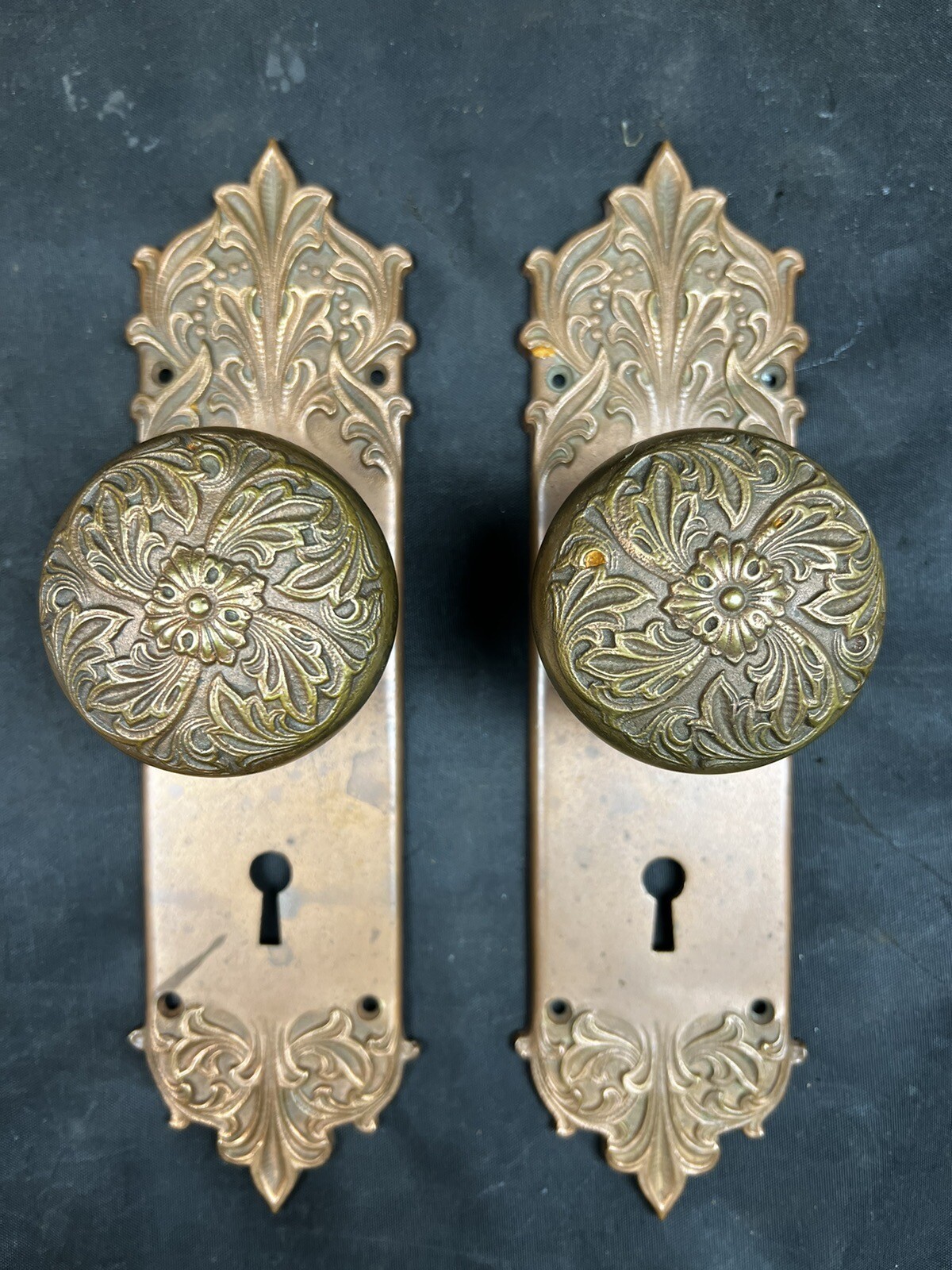 Barrows Panama / Tunis 1920 Passage Doorknobs, Back Plates & Lock E-11700