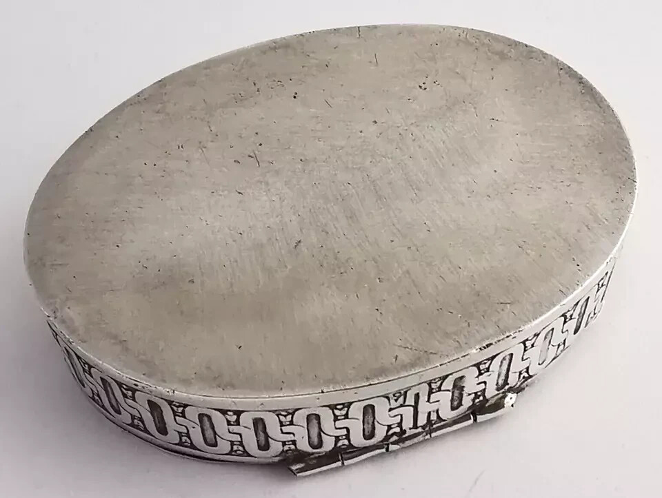 Berthold Muller Solid Silver Table Box – Chester 1901.
