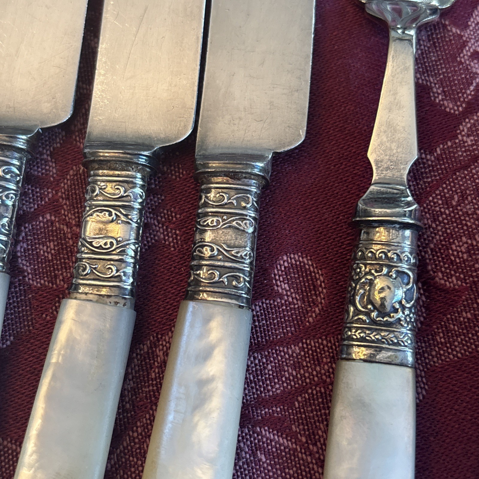 SILVER 6 DESSERT KNIVES 1 SERVING FORK 1 SALAD FORK 1 CAKE KNIFE