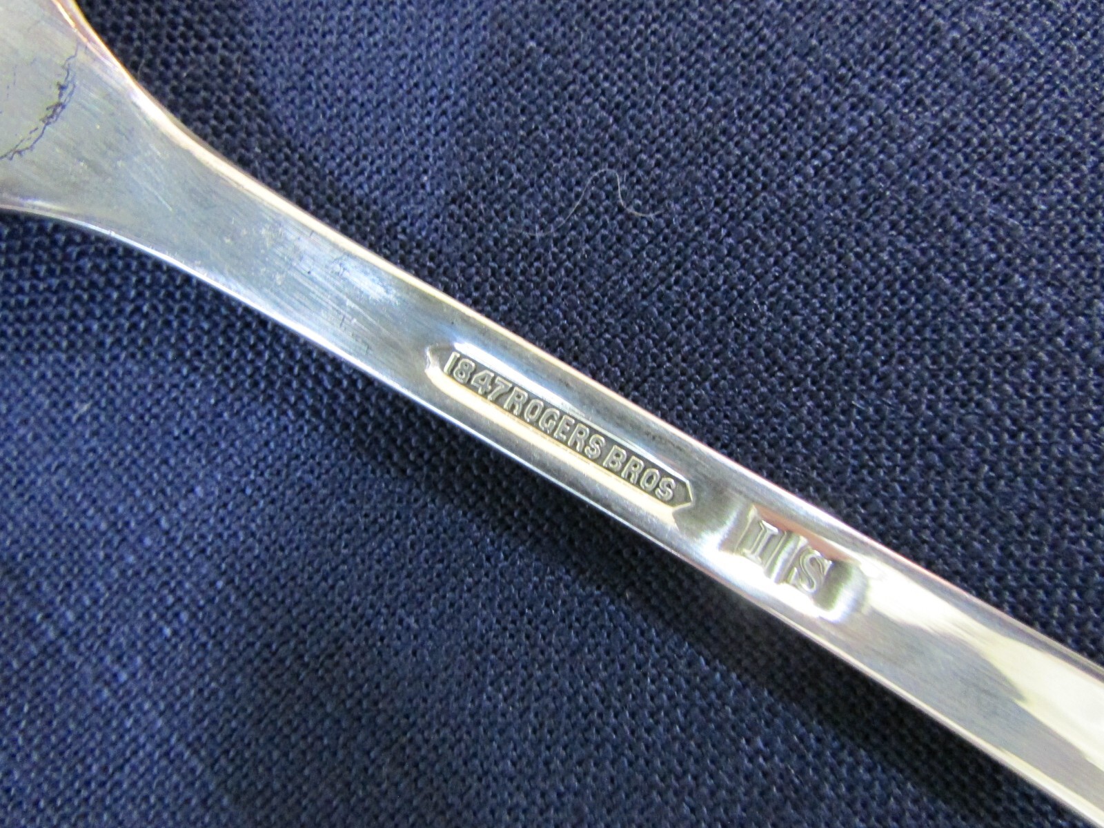 SOLID SERVING SPOON! Vintage 1847 ROGERS INT’L silverplate LOVELACE pattern: EXC