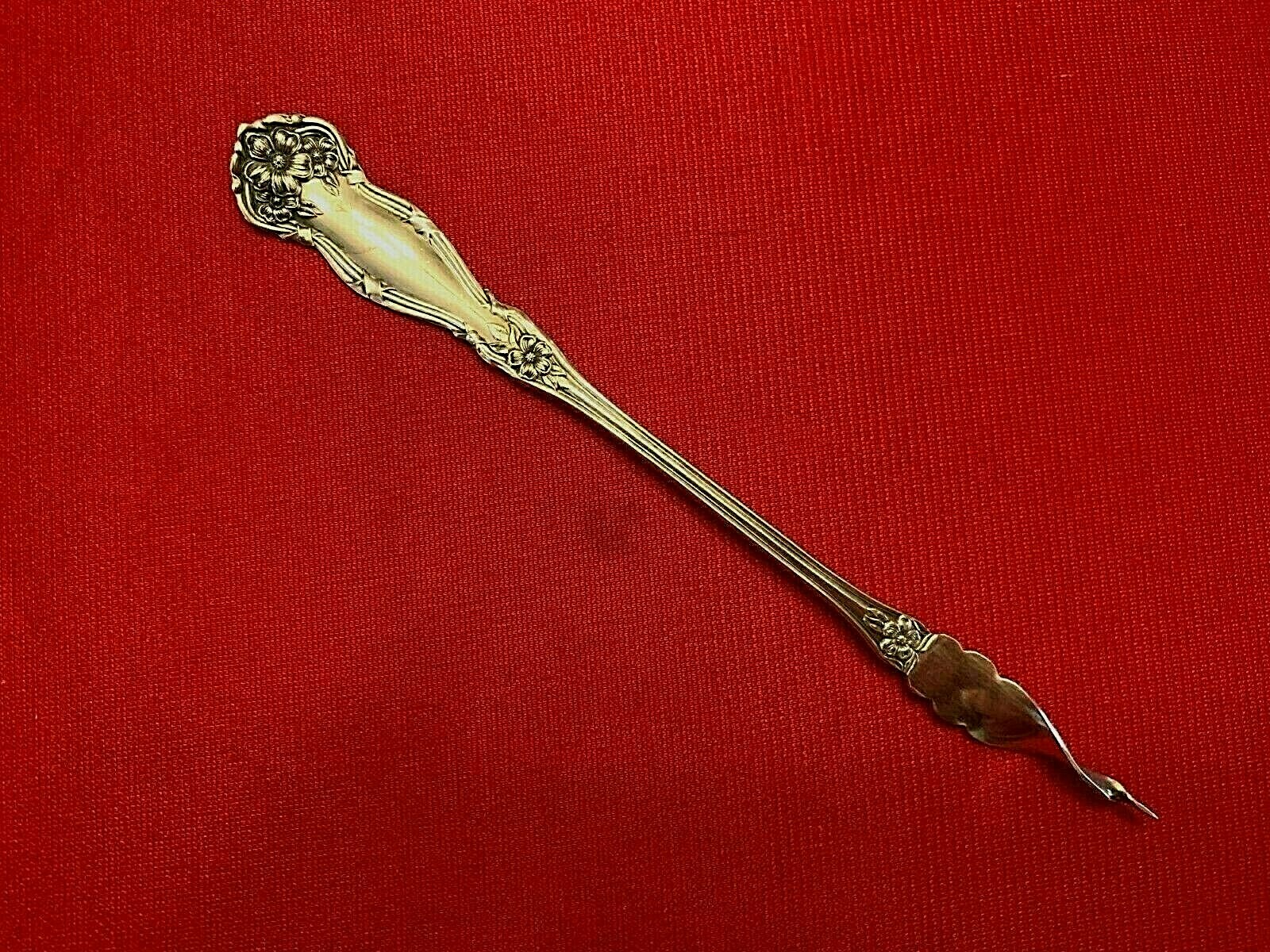 ARBUTUS International Wm Rogers & Son Silverplate Hard to Find BUTTER PICK 1908