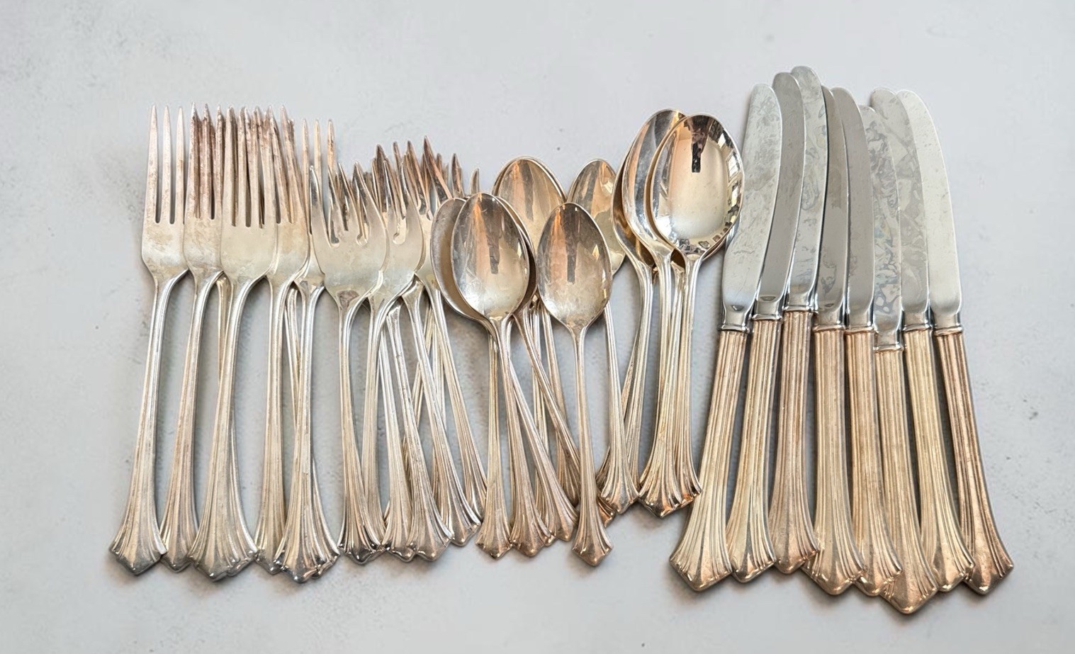 Reed & Barton Elite Parthenon 37 Pc Silverplate Flatware Forks Spoons Knives