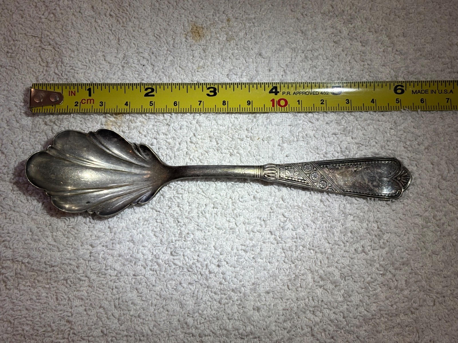 VINTAGE SILVER PLATED DECORATIVE SOUVENIR SHELL & FLOWER SPOON