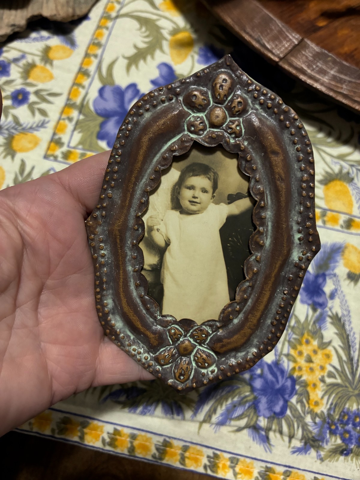 vintage ARTISAN made tiny pressed TIN antique picture frame~use as an ornament!