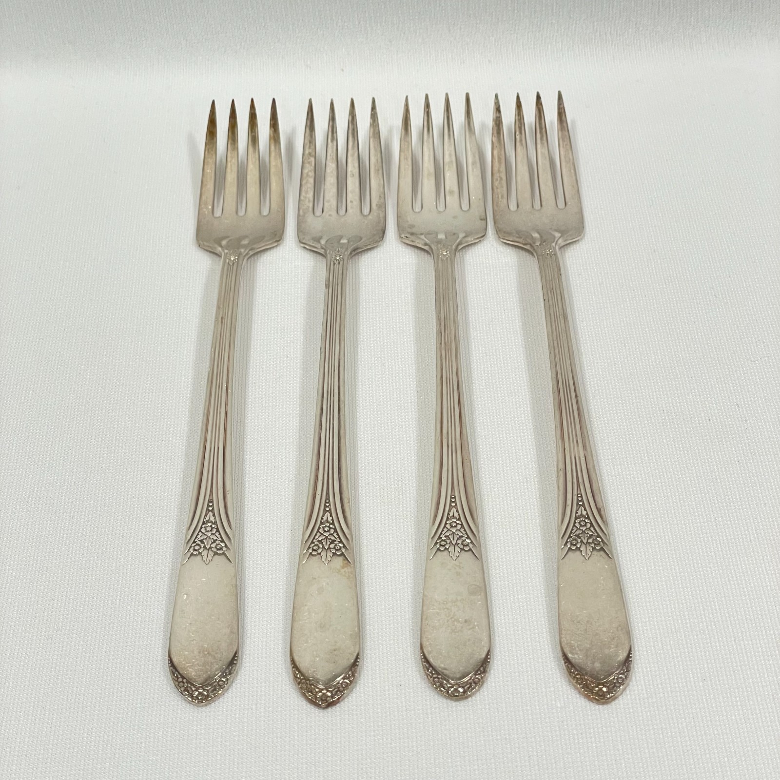 4 Dinner Forks Wm. Rogers IS 1938 Mary Lou Devonshire Silver Plate Vintage