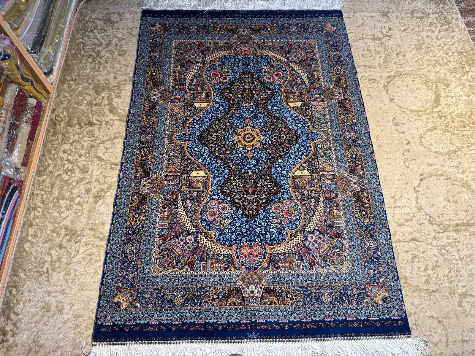 Silk Rug 3 x 5 Feet High Quality Medallion Pattern Floral Design 91 x 152 cm