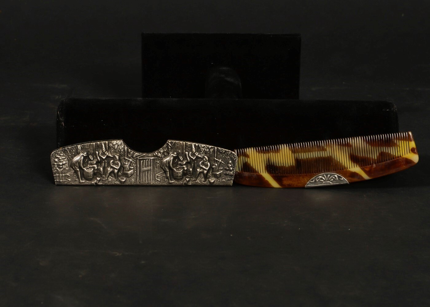Vintage Silver Plated Repousse Comb & Holder 30g Tavern Danish Hans Jensen 5″