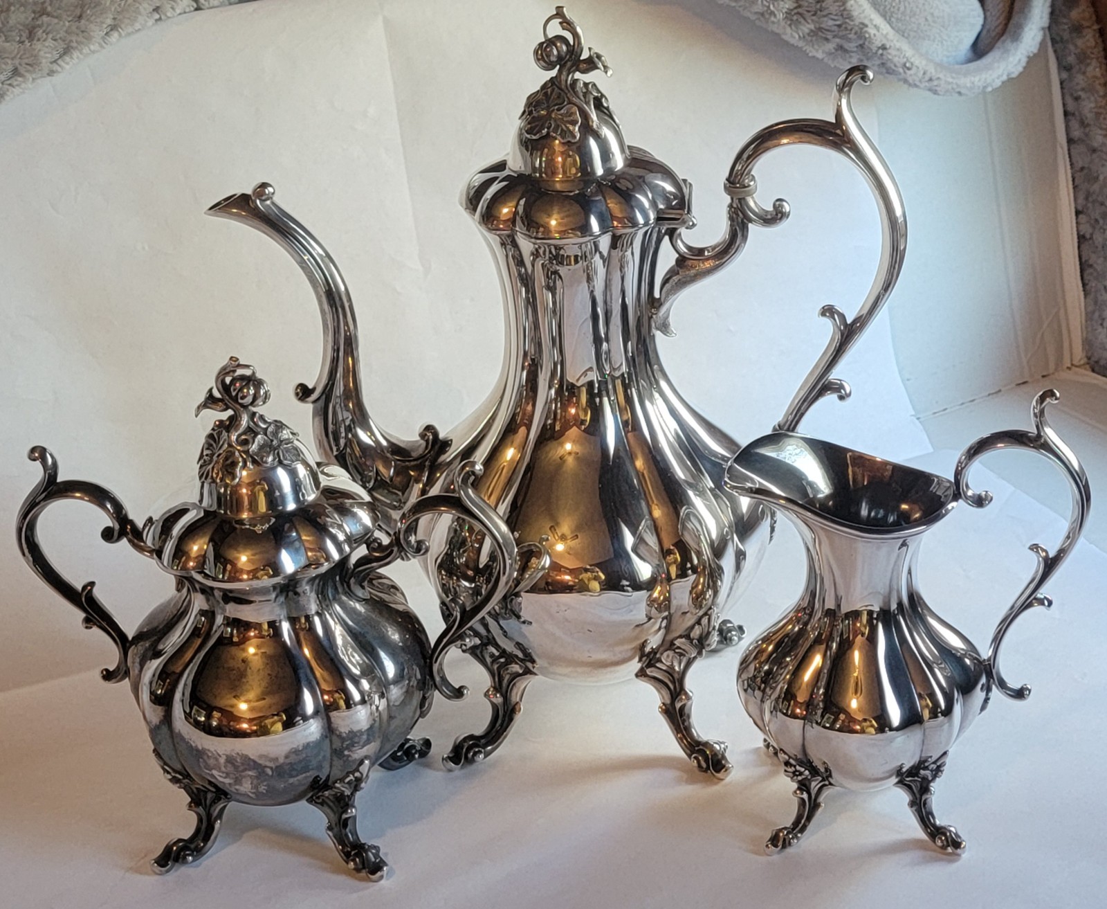VTG Reed & Barton 1795 Winthrop Silver-Plated Tea Pot Sugar and Creamer Service