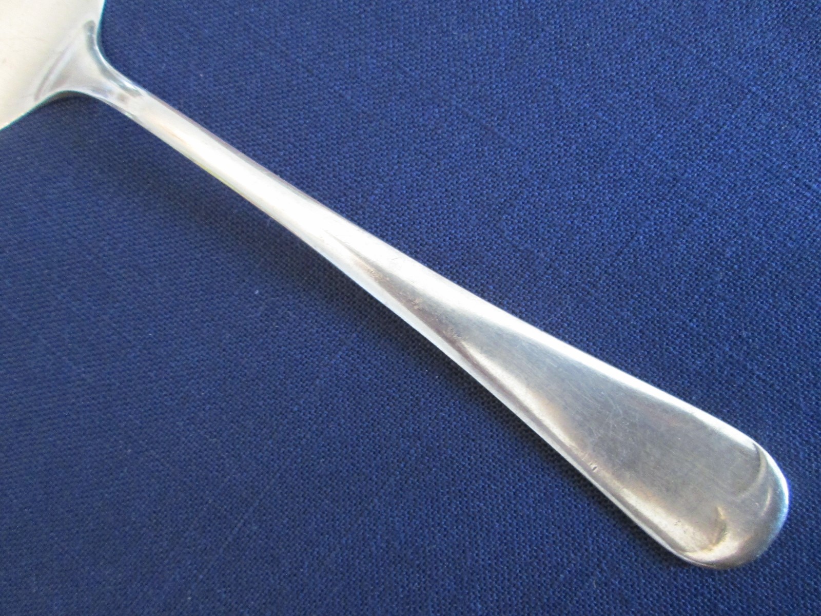 SPADE PASTRY SERVER! Vintage SHEFFIELD EL crown silverplate: TAB HANDLE: lovely