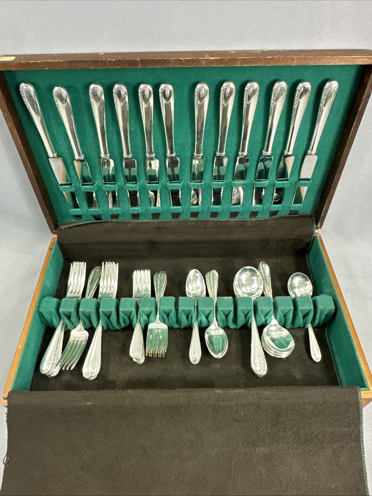 61 Piece WALLACE Silverware Stainless Ultra Braided Wheat Design In Wood Case