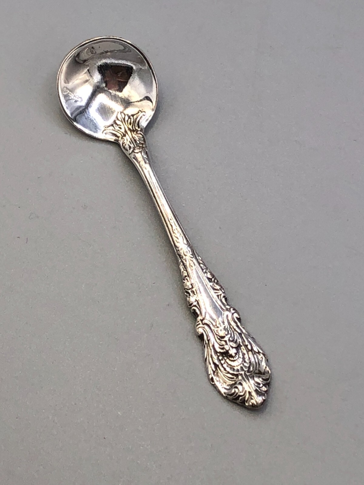Sir Christopher by Wallace Sterling Silver individual Salt Spoon 2 3/8″