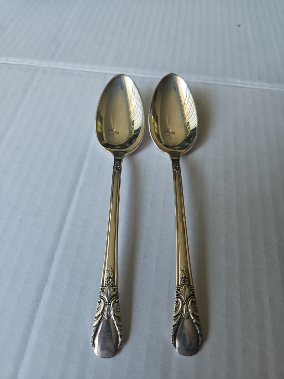 Vtg Original Wm Rogers Mfg Co 1940 AVALON-CABIN 2 Spoons Silverplate Flatware