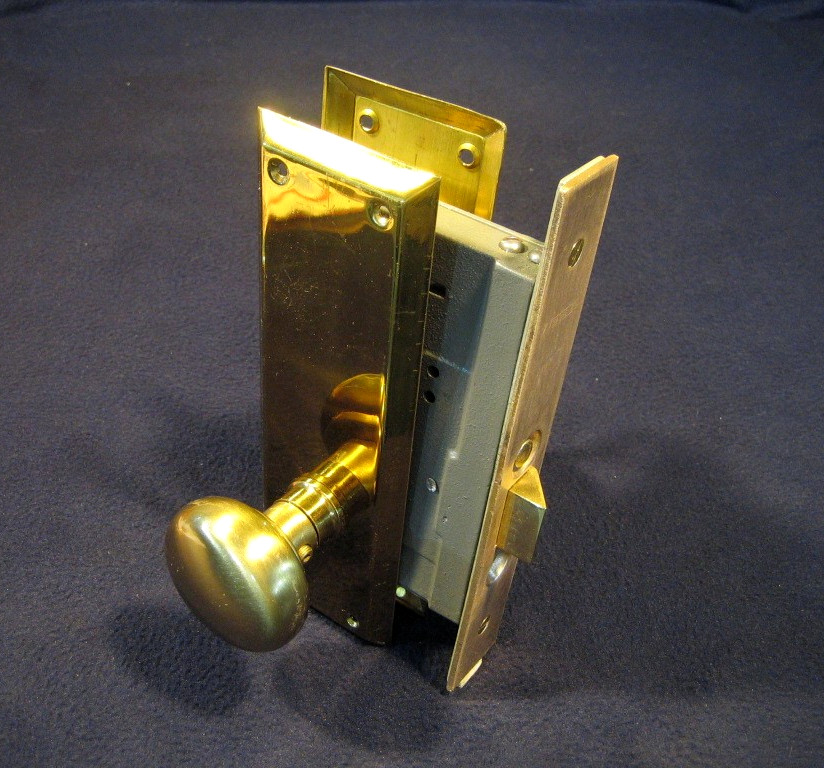 Vintage Entry Mortise Lock Brass Knobs & Plates Cylinder w/ 2 Keys – Yale NOS