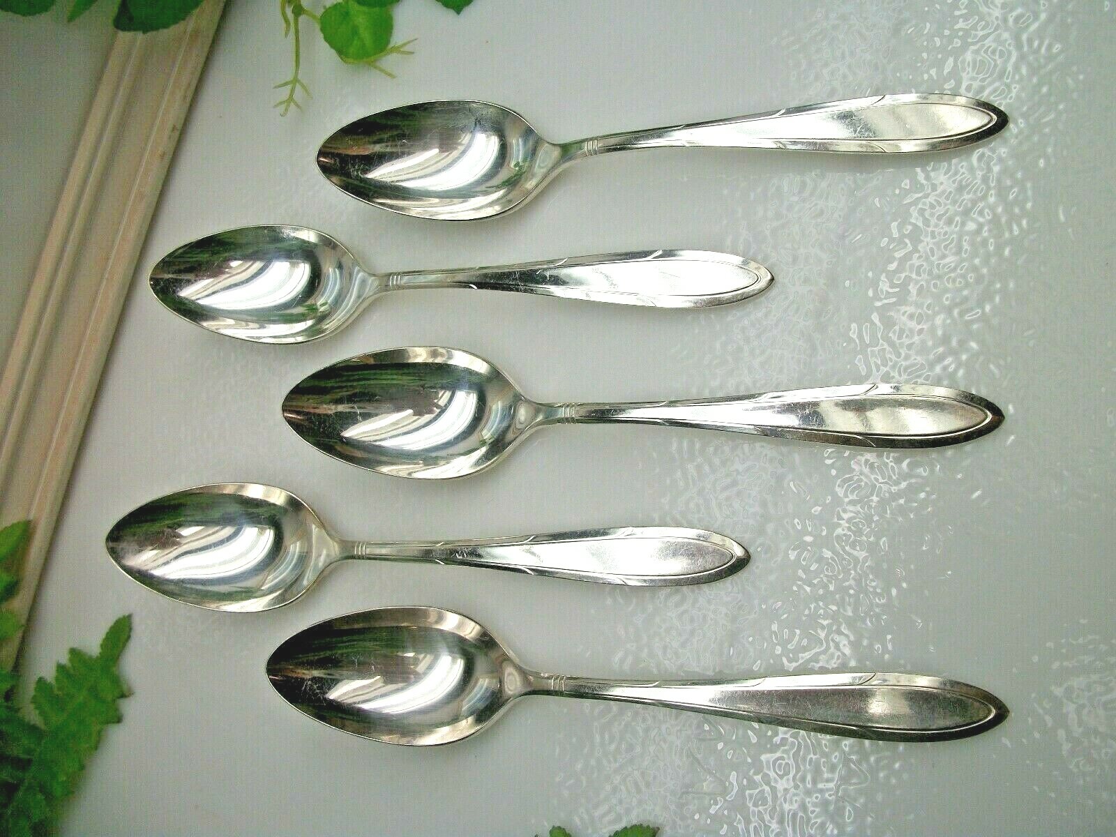 5 Oneida Silver Nobilty Plate REVERIE Silverplate Teaspoons 1937