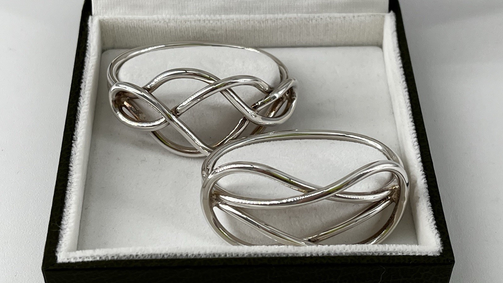 Christofle Paris Silver Plated Napkin Rings Pair Celtic Knot Interwoven Boxed